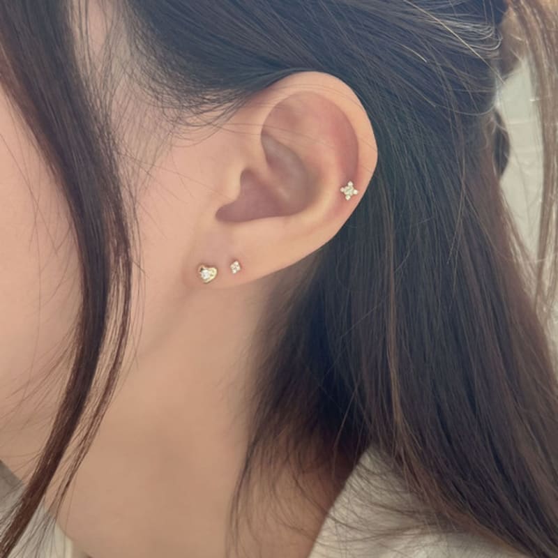 Youngglow 14k Sparkling In Heart Piercing