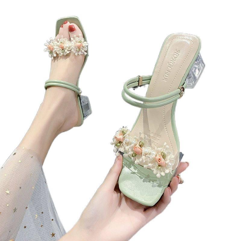 Римские туфли для маленьких свежих женщин летние сандалии женские 2025 новые два способа носки туфли-шлепанцы на высоком каблуке с цветком на толстом каблуке крутые шлепанцы