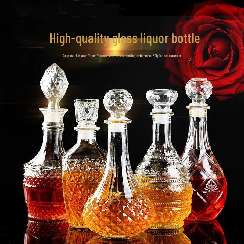 European Crystal XO Glass Decanter: Transparent Whiskey and Wine Bottle
