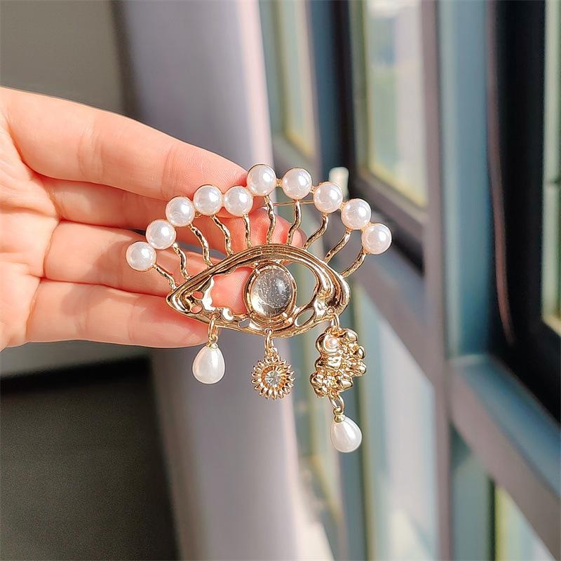 Брошь-подвеска в виде глаза дьявола в стиле ретро, женская брошь в виде преувеличенного глаза, аксессуары в виде нишевого дизайна