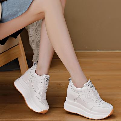 Модные женские дышащие маленькие белые туфли на толстой подошве с внутренней стороны, женская кожаная универсальная повседневная обувь