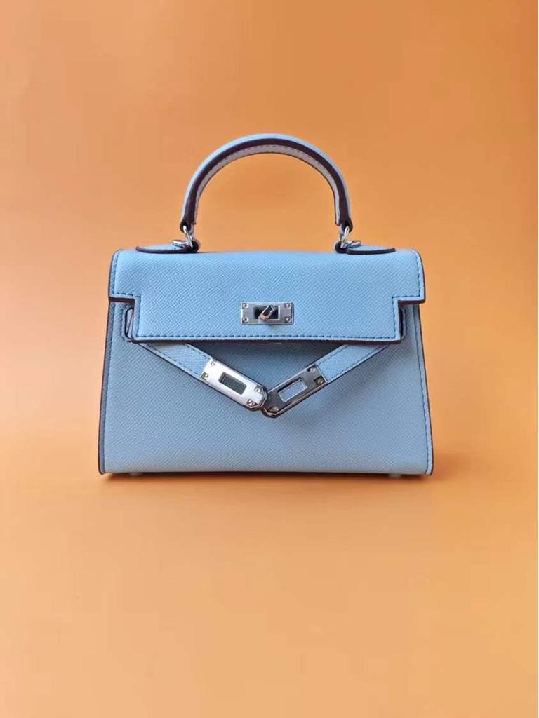 Женская знаковая сумка-тоут в стиле колор-блок Осень/Зима 2025