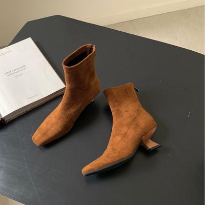 Каблук необычной формы 5см~ Узкие корейские ботильоны замшевые на среднем каблуке эластичные тонкие короткие ботинки Задняя молния квадратный носок короткие ботинки Женщины