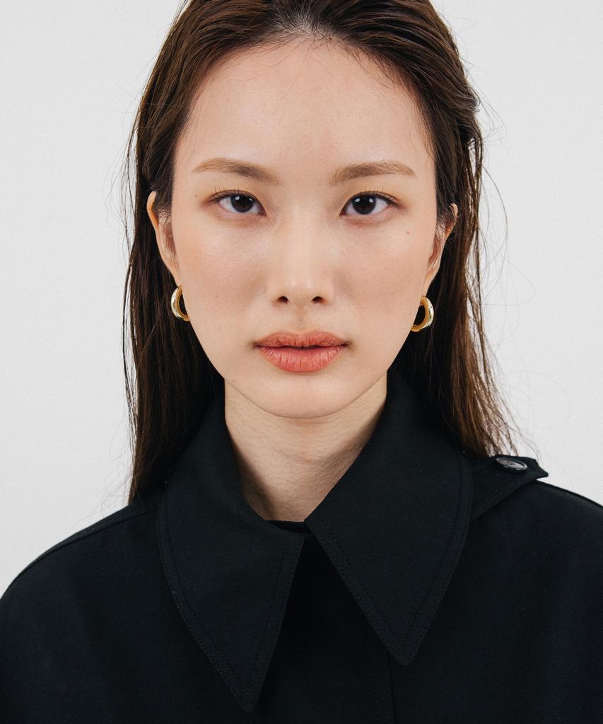 Tacit Lowkey Hoop Earring Gold