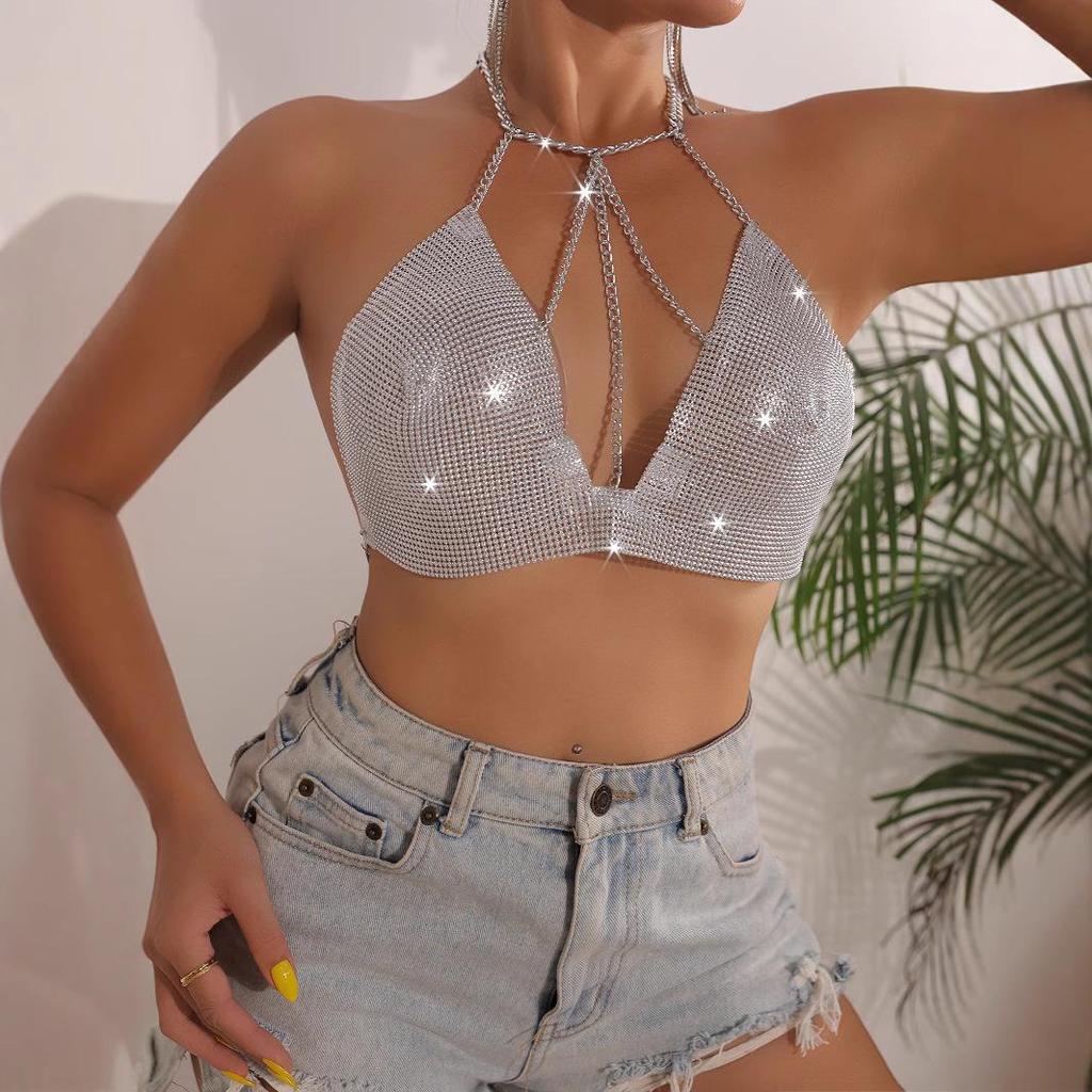 Европейский музыкальный фестиваль 2024 года. Топ-труба с металлической цепочкой и открытой спиной. Сексуальный топ