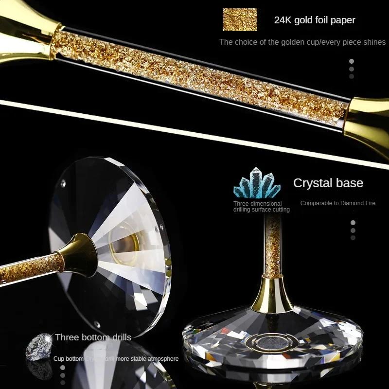 Набор из 2 предметов 420 мл Хрустальный набор бокалов для вина с золотой крошкой с декантером - Роскошная барная посуда на ножкеЭлегантный подарок для домашнего бара для ценителей вина