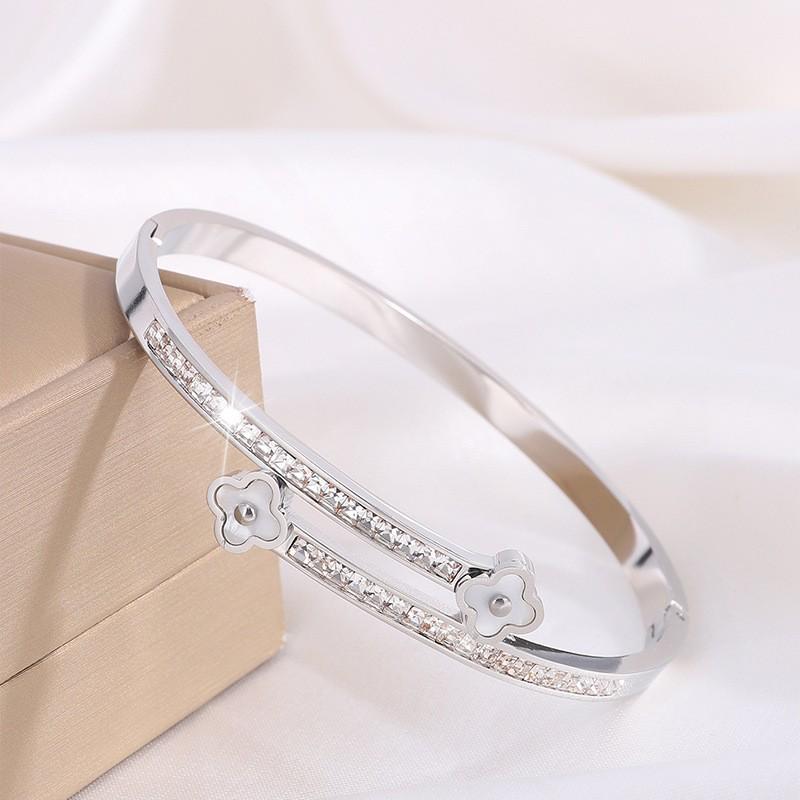 Starry Sky Full Diamond Titanium Steel Bracelet – Versatile, No-Fade Silver Women's Fashion Accessory
