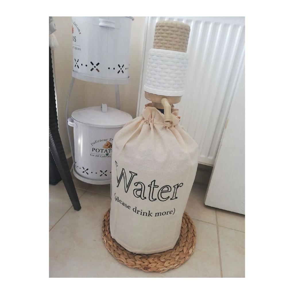 Футляр для бутылок с кремом на шнурке