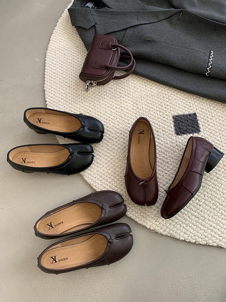 Туфли Таби Ниндзя Женские Кожа Микрофибра Удобный Средний Каблук Разделенный Палец Мягкая Подошва Лоферы Краткие Женские Беговые Мокасины 2025 Новые