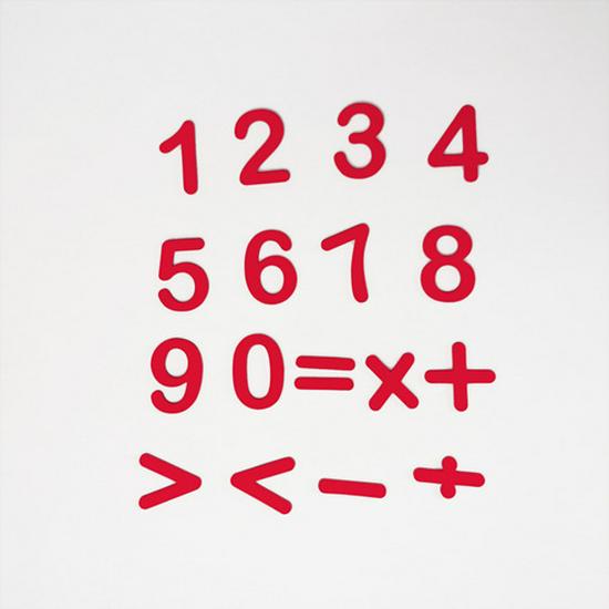 Магнитные наклейки с буквами алфавита и цифрами для раннего образования: 26 цветных заглавных букв для досок и холодильников