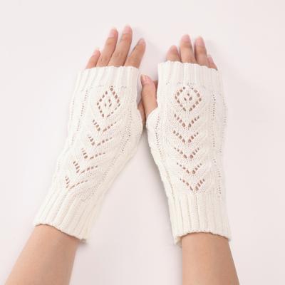 Новые короткие вязаные митенки с ажурным узором, теплые, модные и универсальные шерстяные перчатки без пальцев