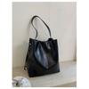 IELGY Ladies Tote Bag Retro Large Capacity All-Match Simple One-Shoulder Commuter Underarm