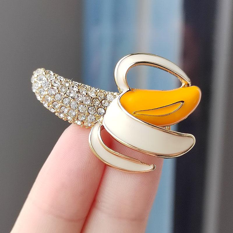 Korean Style Brooch, Cute Banana Pin, Corsage Pin, Clothing Accessories, Bag Pendant, Badge Buckle