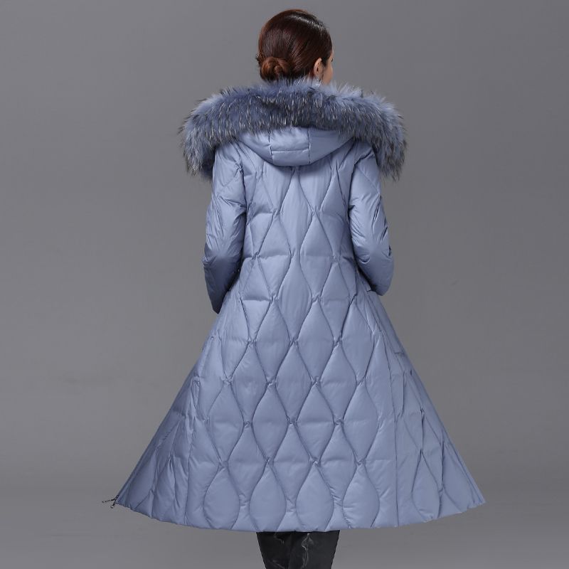 Матери среднего и пожилого возраста носят пуховики длиной до колена для женщин с толстыми воротниками из енотового меха, новые зимние пальто