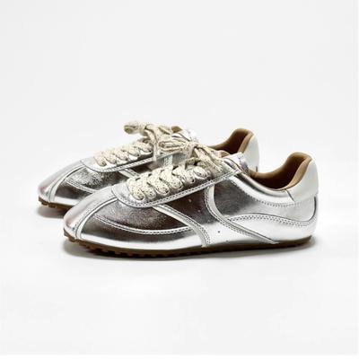 Серебристые туфли Forrest Gump на плоской подошве женские 2025 года, удобные и дышащие, небольшие модные универсальные повседневные спортивные туфли на шнуровке