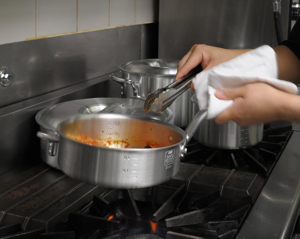 EBM Aluminum Pro Chef Shallow Saucepan (with Measuring Scale) 24cm