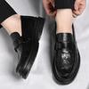 Кожаная обувь мужская 2025 лето новая полая повседневная на одной педали дышащая ленивая молодежная лофер тренд