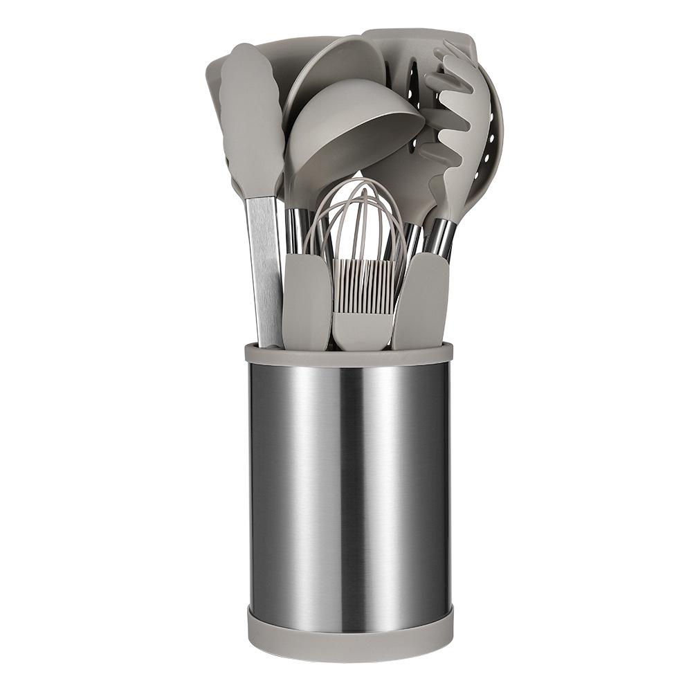 Вращающийся силиконовый набор кухонных принадлежностей: В комплект входят лопатка, ложка для супа, столовые приборы с антипригарным покрытием и ведро для хранения.