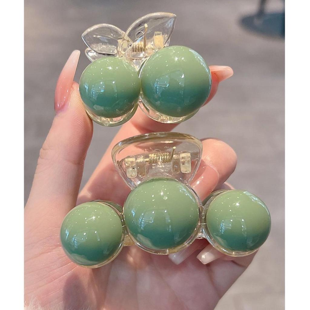 Заколка для волос в виде зеленой акулы в корейском стиле — элегантный и простой аксессуар для волос.