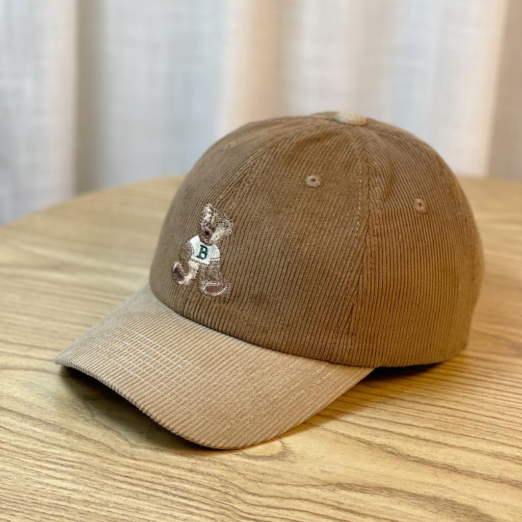 Korean-style new corduroy baseball cap for women, summer sun protection Cute teddy bear embroidered baseball cap that makes the face look smaller,