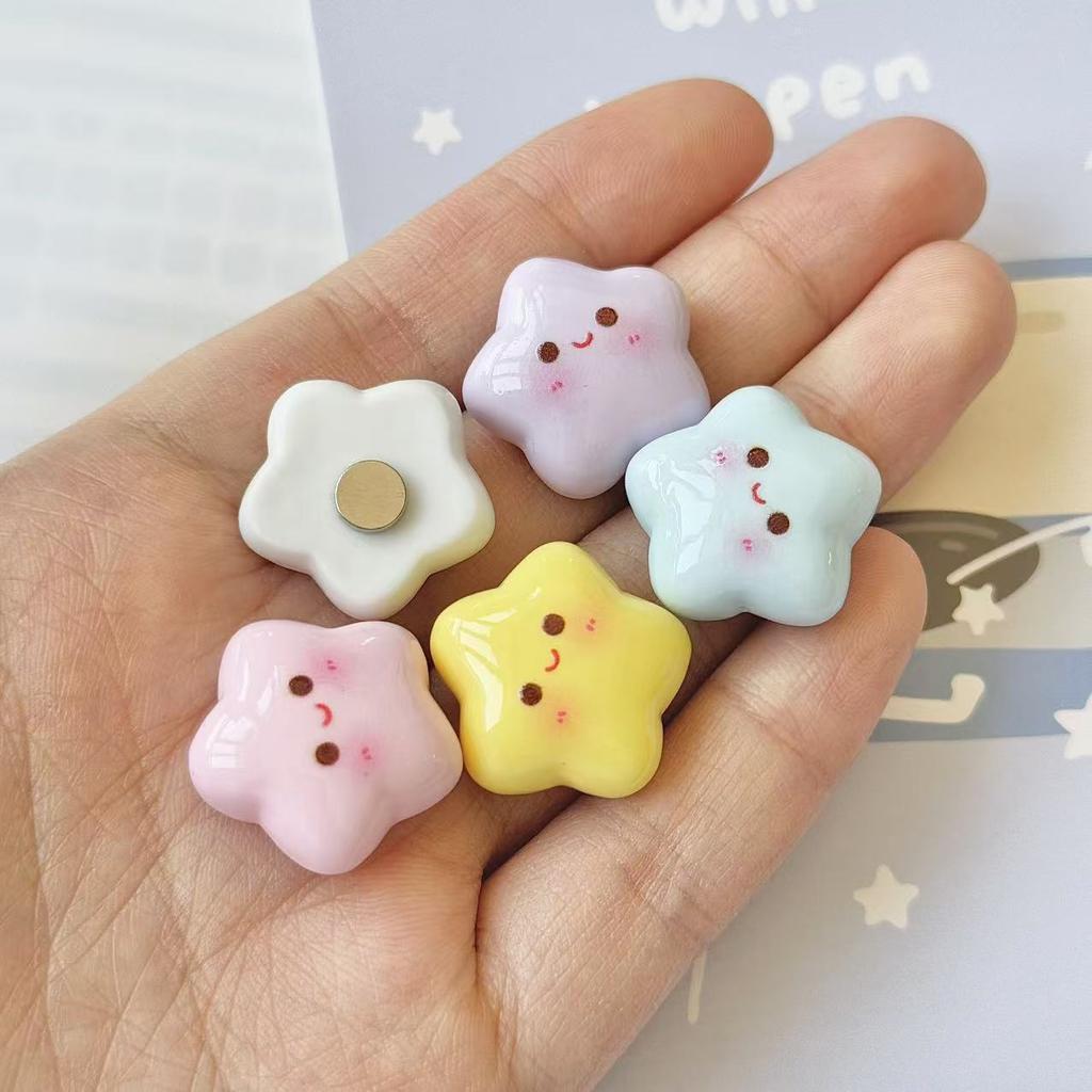 5 шт. симпатичных магнитных магнитов на холодильник в форме звезд - пастельные тона с улыбающимися лицами, прочный пластик, идеально подходит для дома