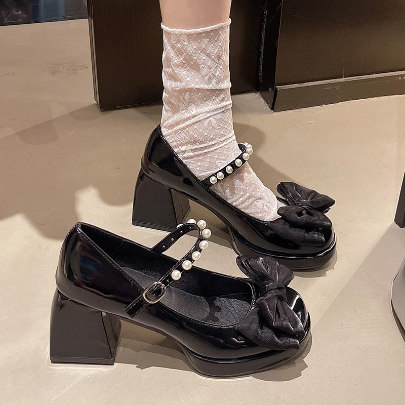 Интернет-знаменитость Мэри Джейн туфли на высоком каблуке женские сексуальные с жемчужным бантом маленькие кожаные туфли 2025 весна новые с юбкой туфли-лодочки