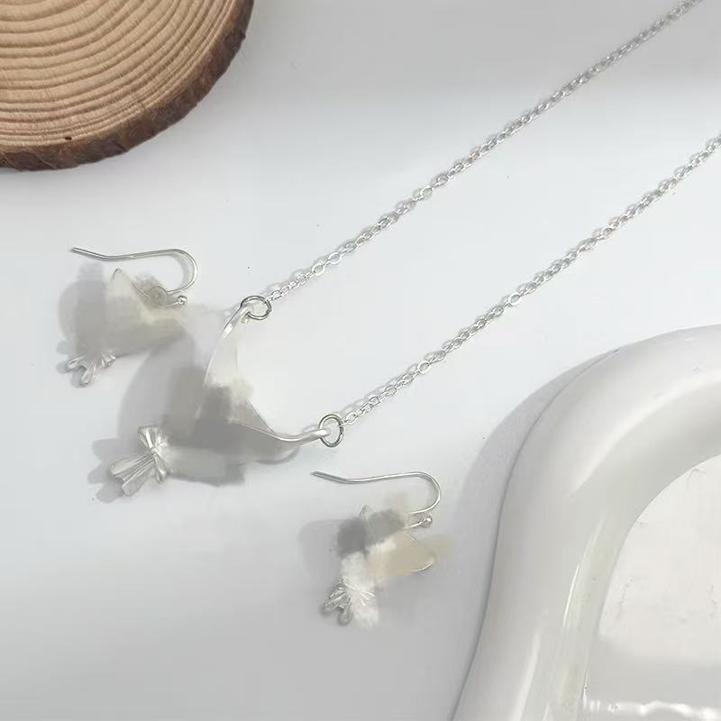 New flower stand creative necklace gift, design flower necklace