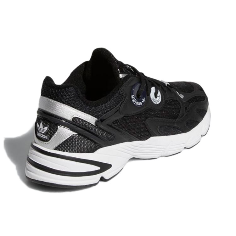 adidas Женские кроссовки Astir Черно-белые Core-Black Cloud-White GY5260