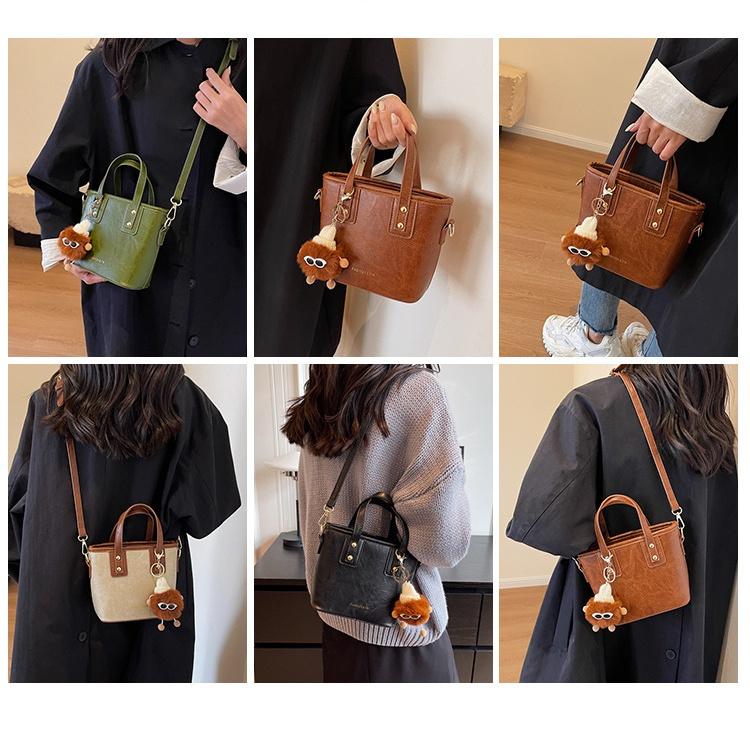 IELGY Fashionable Versatile Shoulder Messenger Bag, Textured Explosive Portable Bucket Bag