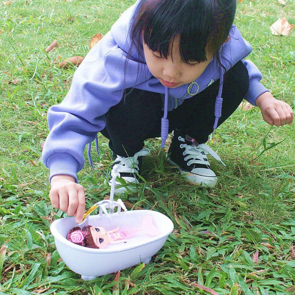 Брызгающая вода Детские игрушки для купания Игра в домик Миниатюрная ванна для ванной Кукольная мебель