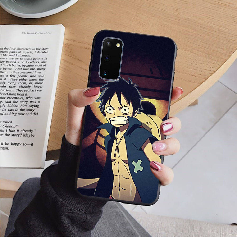 AD62 One Piece Луффи Черный Чехол для iPhone 16 15 Plus 14 13 12 11 Pro 8 7 6S SE 5S X XR XS Max Realme C30 C33 C31 9I Huawei Y8P Y9 Мягкий Чехол