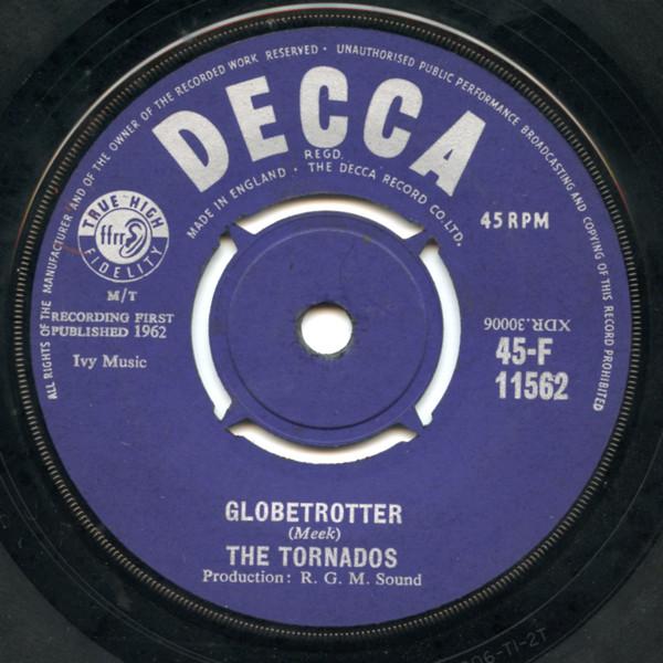 7-дюймовая пластинка TORNADOS - Globetrotter 45F11562 Decca 1963 UK Поп Б/у