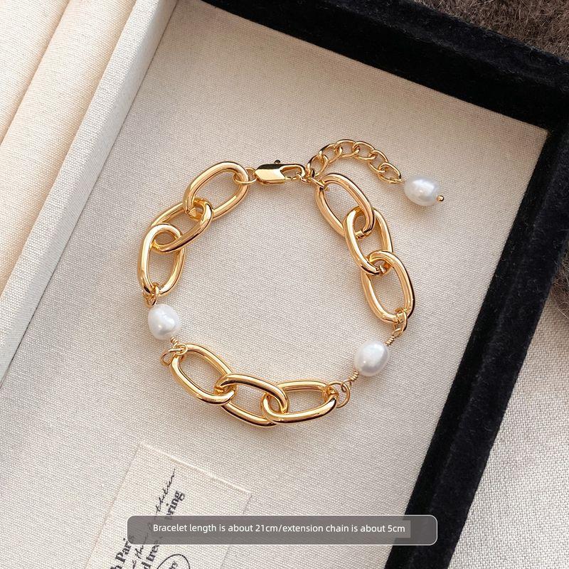 Natural Freshwater Pearl Metal Stacking Bracelets for Women, Autumn and Winter Vacation Style, Light Luxury, Exquisite and Fashionable Bracelets