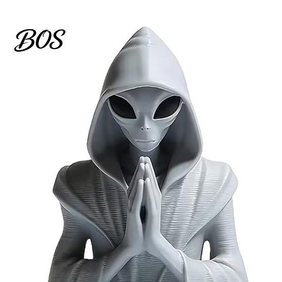 E-sports Room Decor 3D Printed Alien Meditation Statue, Zen Desk Ornament, Meditative Sitting Posture Figure Cute Extraterrestrial Figurine