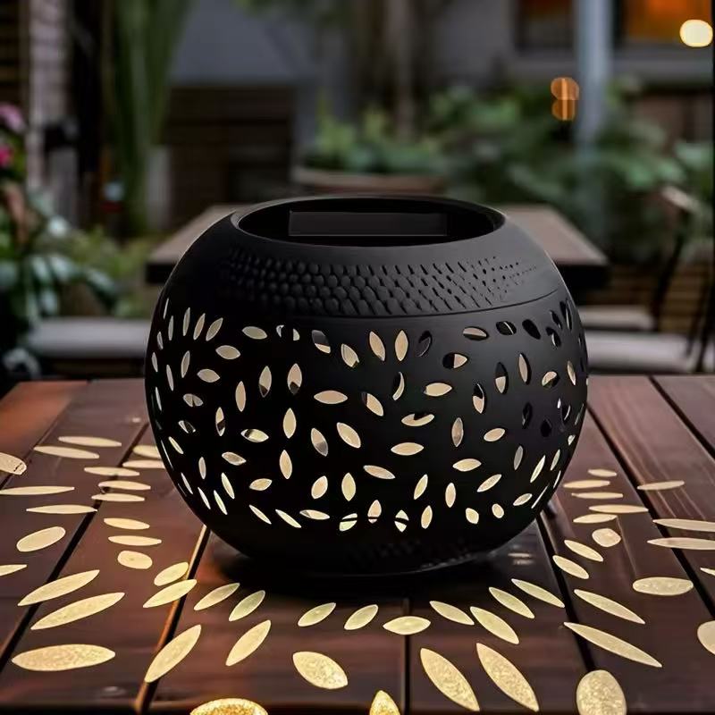 Solar Light Outdoor Solar Powered LED Lamp Hollowed Out Metal Desktop Decorative Lantern for Patio Garden Yard Desktop Lighting