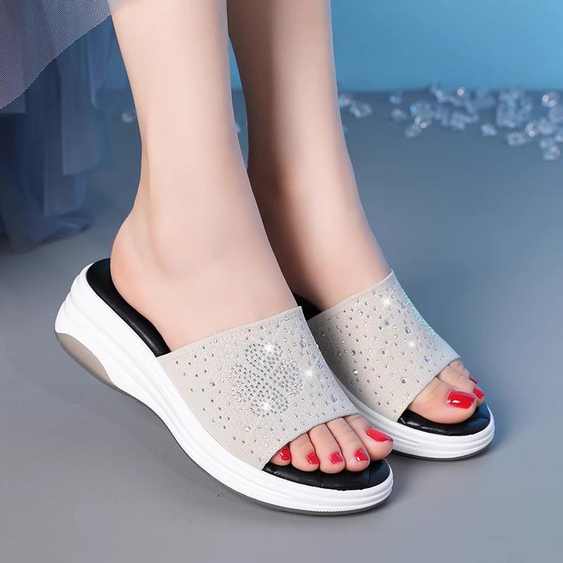 Модные женские тапочки 2024 года, летние туфли на платформе с открытым носком и стразами, повседневные туфли на высоком каблуке с защитой от скольжения