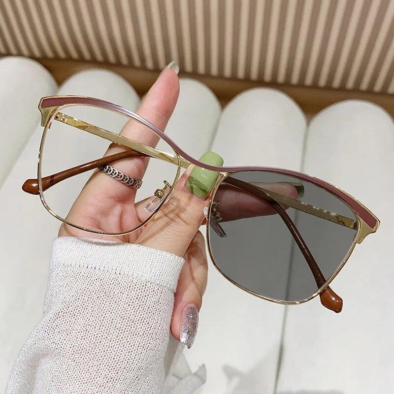 Fashion Metal Square Frame Photochromic Anti-Blue Light Glasses Retro Classic Sunglasses Vintage Men Women Outdoor Eyeglasses
