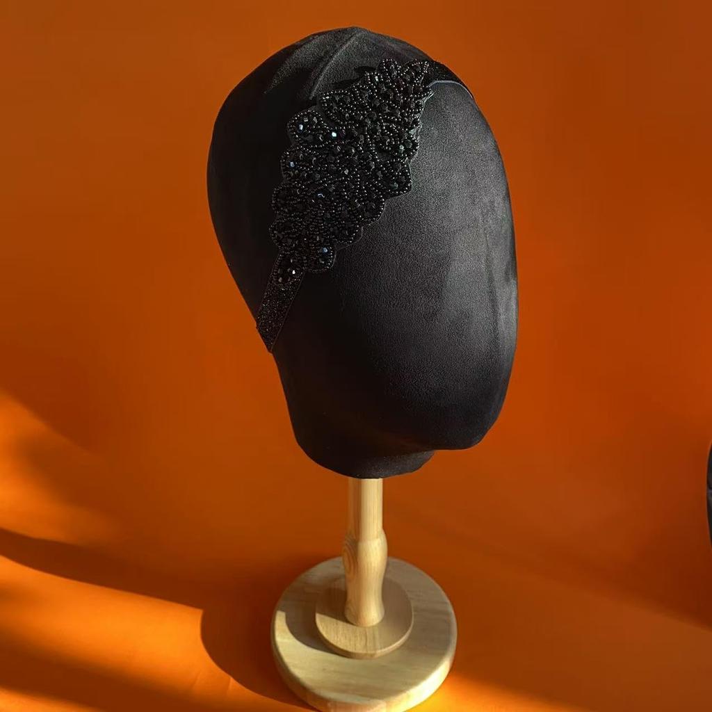 Vintage 1920s Flapper Headpiece Roaring 20s Headband for Women Hair Accessory (Black Beads, one size)