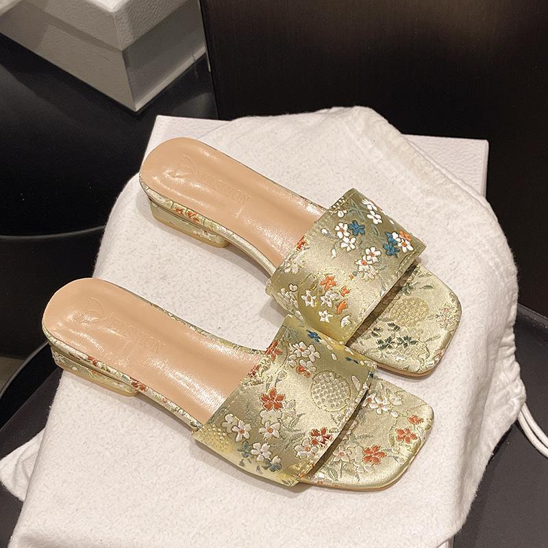 Flat Bottom New Skirt Fairy Vacation One-word Slippers Style with Beautiful Cool Slippers Female Summer Wear