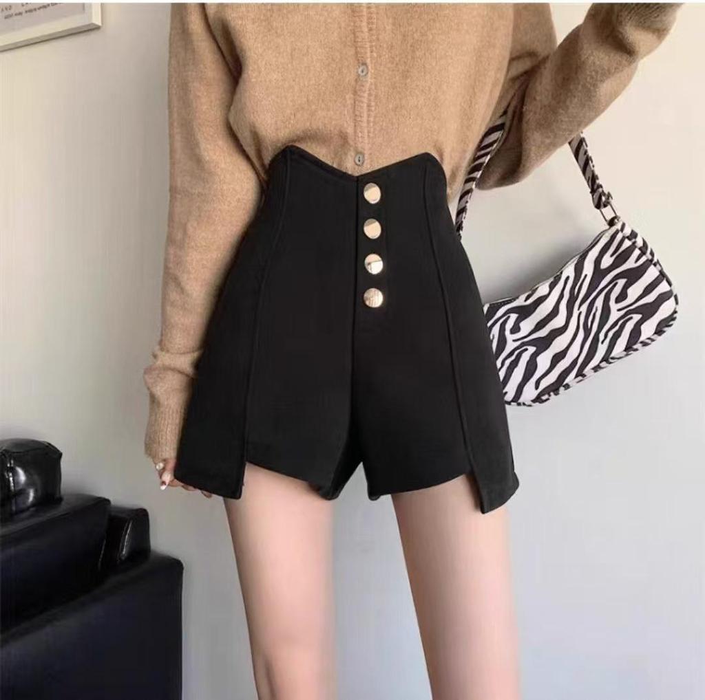 Женские черные шорты А-силуэта с высокой посадкой и пуговицами, весна/лето 2025