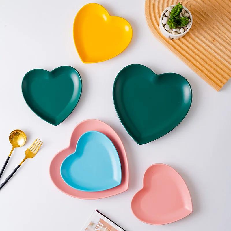 Creative Color Heart 6/8 Inch Ceramic Plate Irregular Ceramic Baking Plate Dinner Salad Dessert Plates Tableware Cooking Dishes