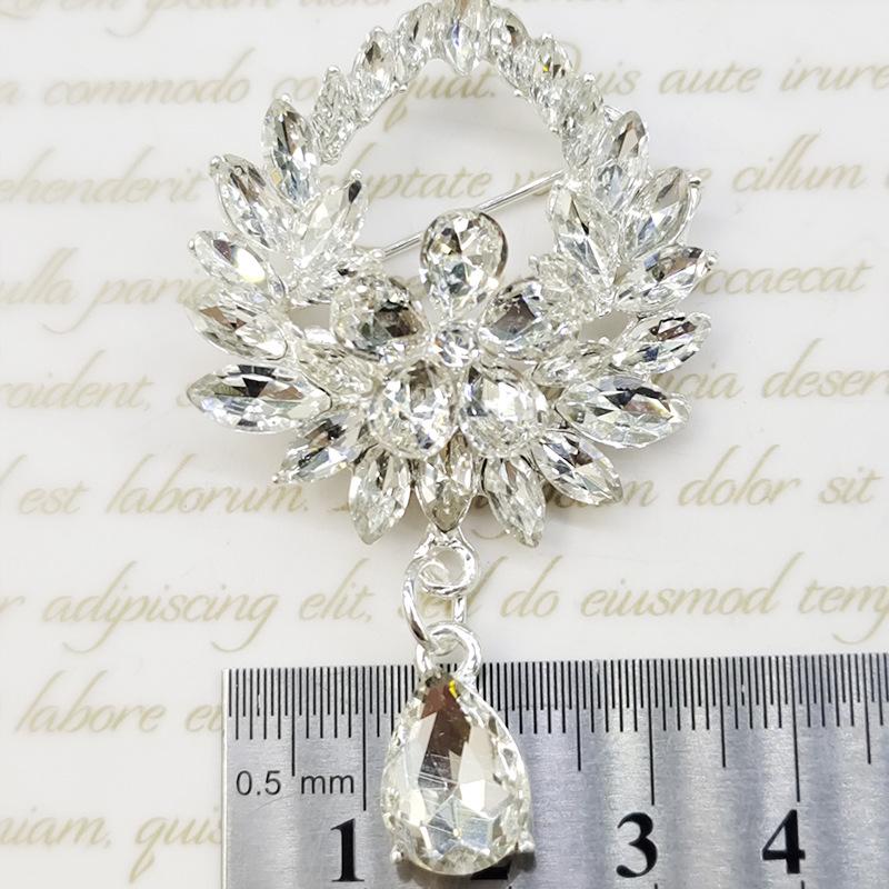 Vintage Teardrop Rhinestone Brooch Statement Pin for Fashionable Party Wear