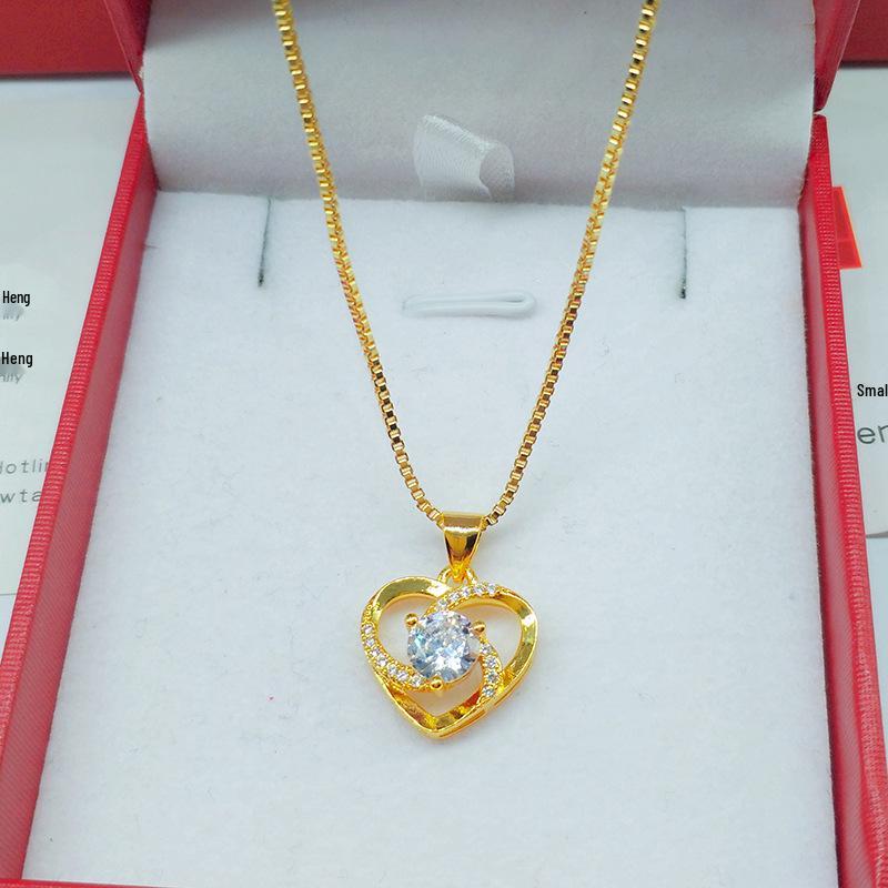 Вьетнамское Sand Gold Сердце Ожерелье с Позолоченным Латунным Кулоном-Короной и Бриллиантовой Инкрустацией в Нескольких Стилях