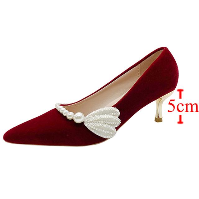 Элегантные свадебные туфли на тонком каблуке с крыльями, женские туфли на высоком каблуке с острым носком и жемчугом, женские модные дизайнерские туфли-лодочки с завязками и бусинами