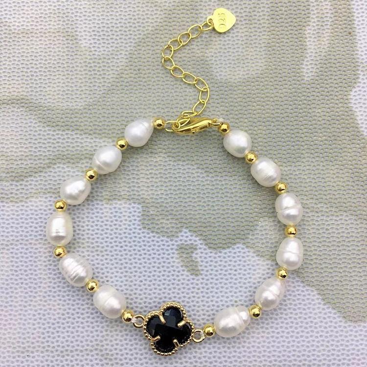 Fashionable Retro Women's Bracelet Temperament Micro Diamond Bracelet Exquisite Rice Grain Bracelet Four Leaf Clover Bracelet Jewelry Gift