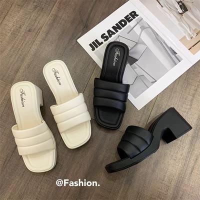 Новые крутые шлепанцы на толстой подошве для женской летней носки, модные и универсальные, повседневные, для дома в помещении, на высоком каблуке, приморские крутые шлепанцы