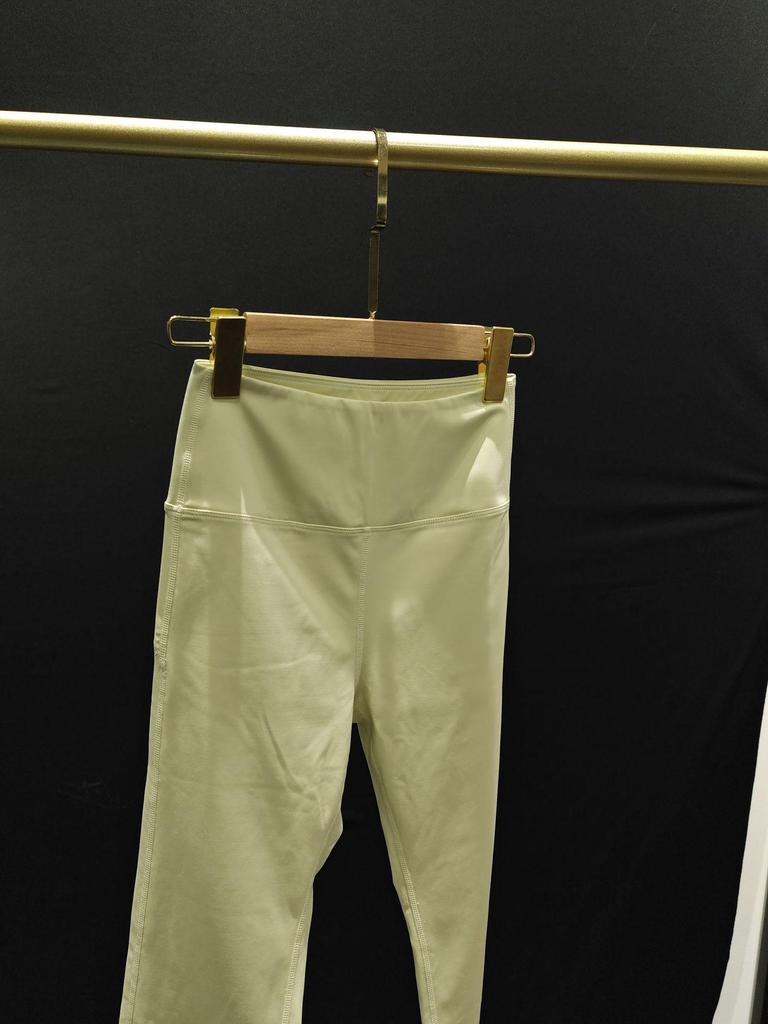 Женский костюм для йоги в европейском и американском стиле: Стильный спортивный топ для пилатеса с красивым дизайном спины