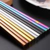 1 пара палочек для еды с защитой от ожогов, с цветным покрытием, простые в использовании, многоразовые, устойчивые к ржавчине, устойчивые к высоким температурам, противоскользящие металлические палочки для еды