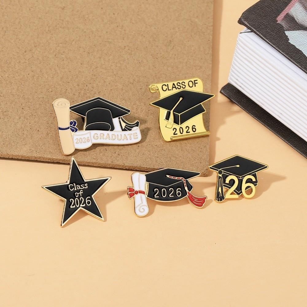 Class of 2026 Mortarboard Brooches Black Golden Doctorial Hat Brooch Graduate Celebration