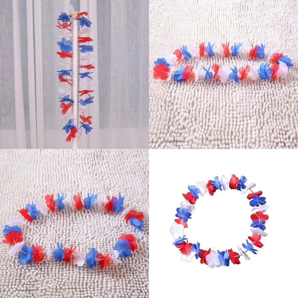 Привлекательный венок с флагом Англии, украшенный яркими и красочными шелковыми цветами